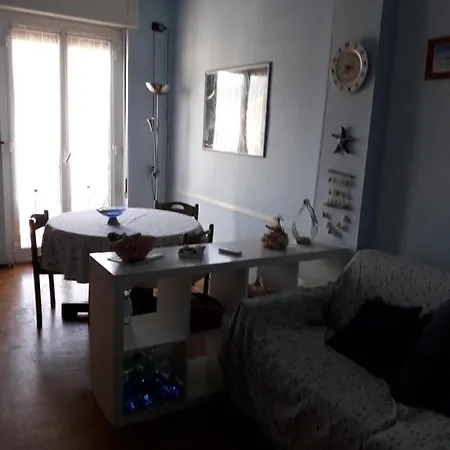 Apartment Bilocale In Palazzo Quinto Piano Con Ascensore *