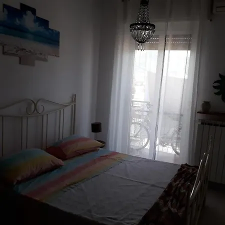 Bilocale In Palazzo Quinto Piano Con Ascensore Appartement