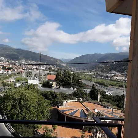 Bilocale In Palazzo Quinto Piano Con Ascensore * Arma di Taggia